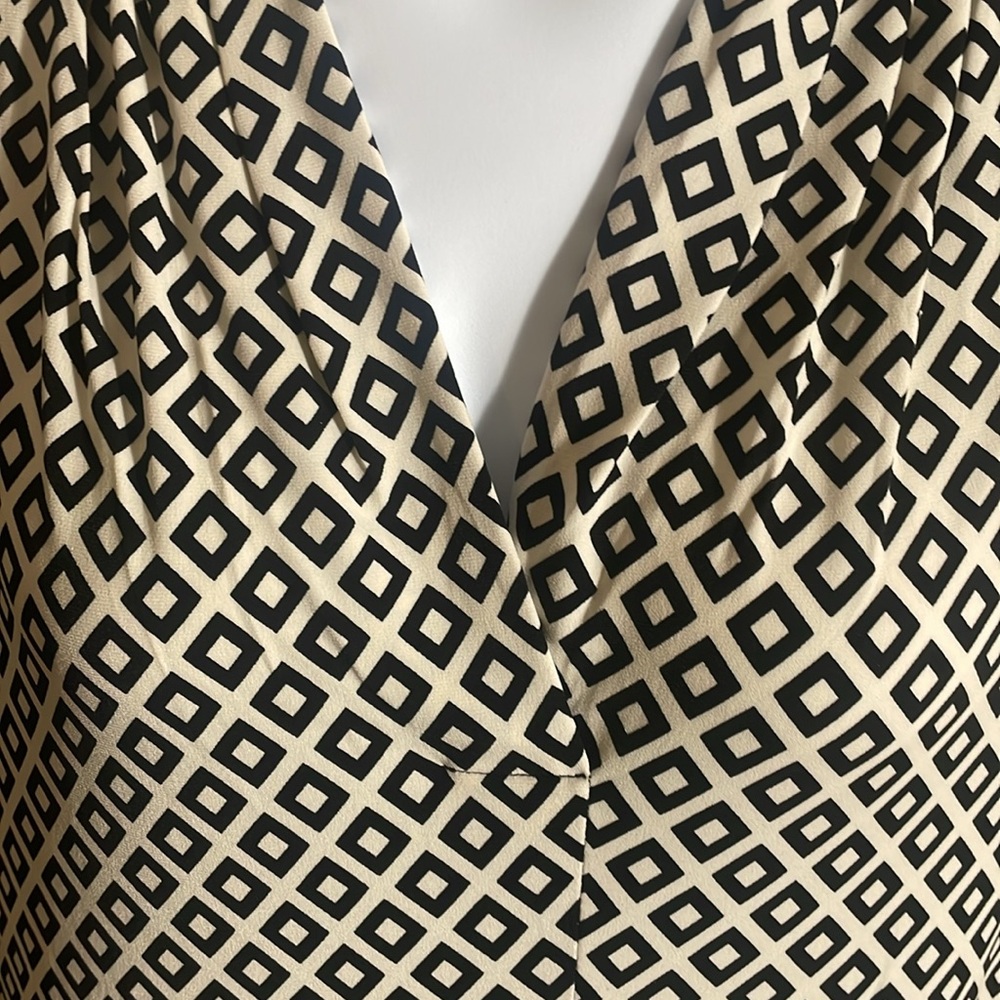 Charter Club Black and Ivory Graphic Relaxed Blouse - Picture 2 of 6